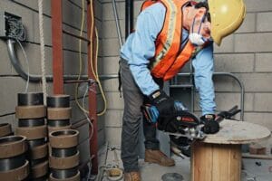 BOSCH GKM 18V-50 Professional Akumulatorska kružna testera 06016B8001 - 4