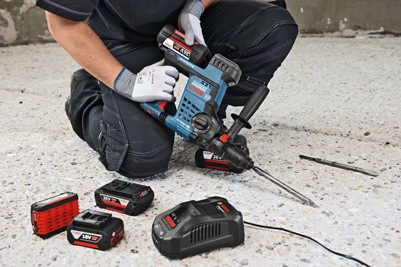 BOSCH Početni set 2 x GBA 36V 6.0Ah + GAL 3680 CV Professional 1600A00L1U - 3