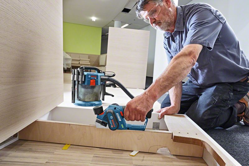 BOSCH GHO 12V-20 Professional Akumulatorsko rende 06015A7000 - 2