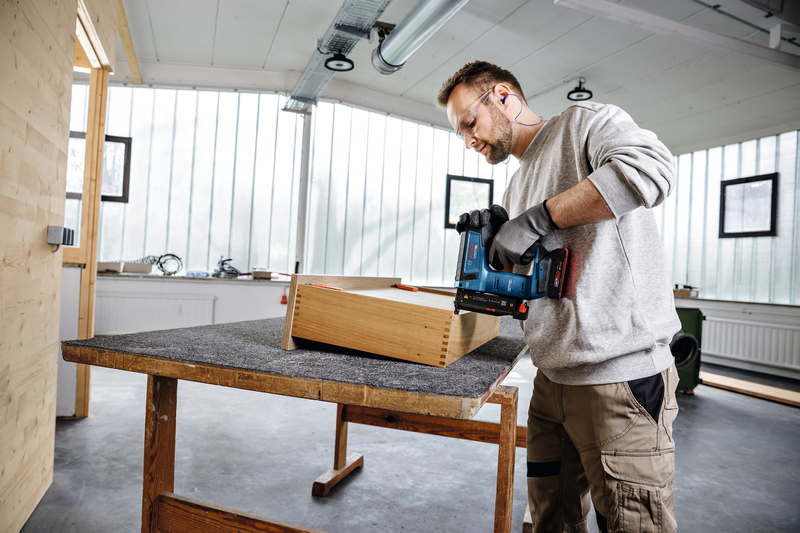 BOSCH GNH 18V-35 Akumulatorski pištolj za eksere za drvo 0601482701 - 5