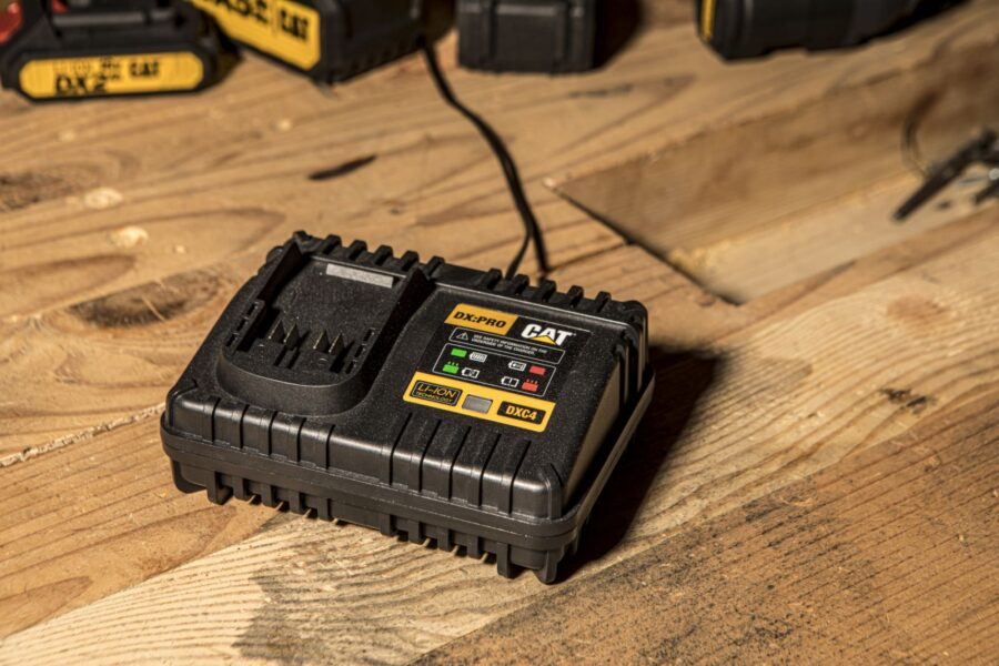 CAT DXC4 punjač 18V - 2