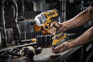DeWALT DCF961H2T aku udarni odvrtač/zavrtač 18V XR, 2 x 5.0 Ah POWERSTACK Kit - 5