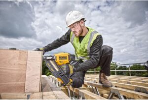 DeWALT DCN930P2 aku pištolj za eksere 33 stepena, 2 x 5Ah - 6