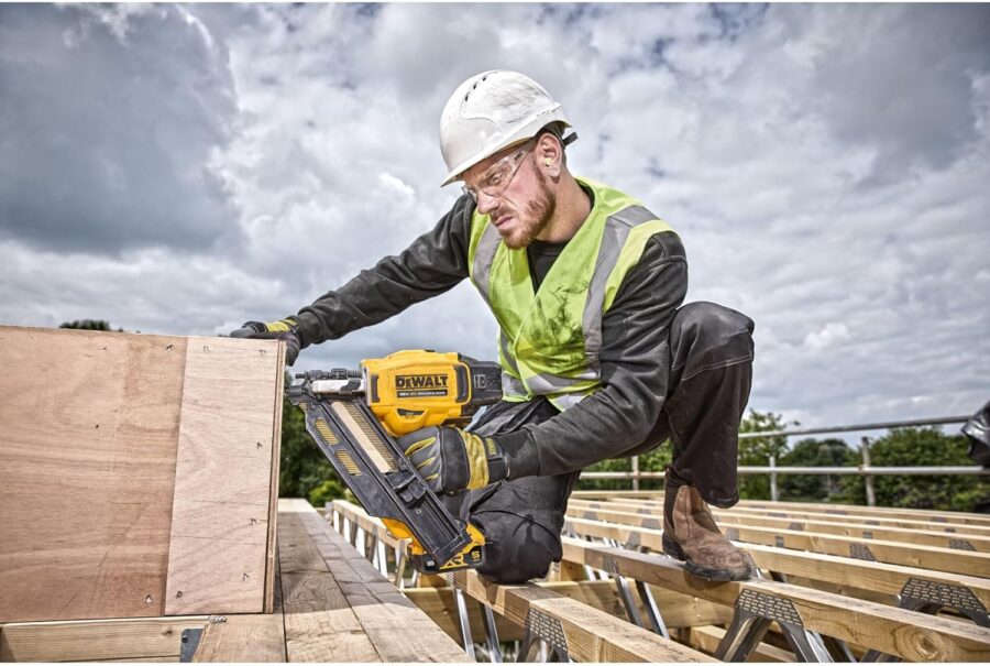 DeWALT DCN930P2 aku pištolj za eksere 33 stepena, 2 x 5Ah - 6