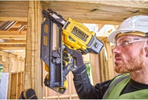 DeWALT DCN930P2 aku pištolj za eksere 33 stepena, 2 x 5Ah - 5