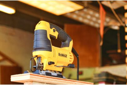 DeWALT DWE349 ubodna testera 650W - 5