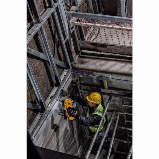 DEWALT DCN890P2 aku pištolj za eksere 18V - 8