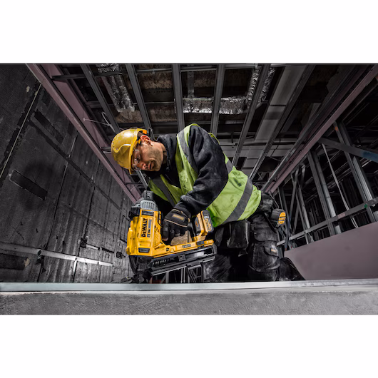 DEWALT DCN890P2 aku pištolj za eksere 18V - 5