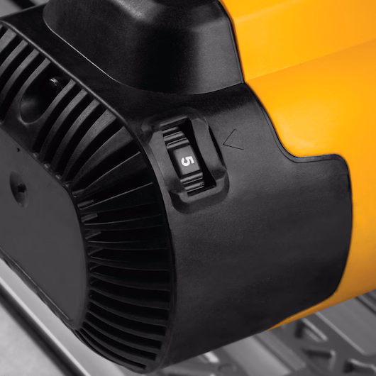 DEWALT DWS520KTR električni uranjajući cirkular 1300W 165mm TSTAK sa vodećom šinom 1,5m - 7