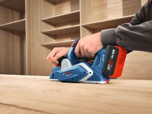 BOSCH PRO GHO 18V-20 Akumulatorsko rende 06015B5201 - 4